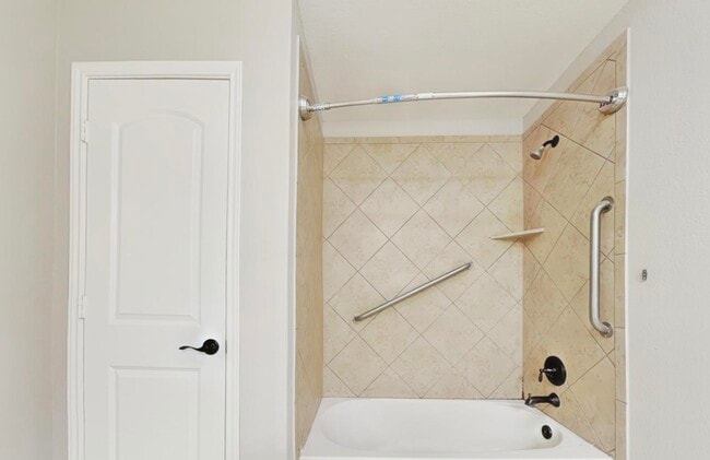 Building Photo - ADORABLE HOME