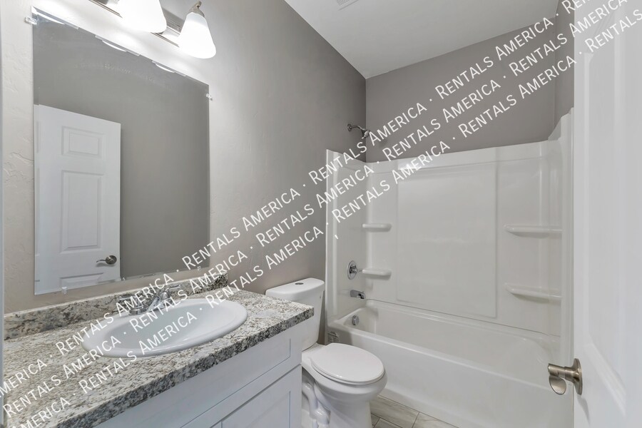 Building Photo - 1625 N Mountain View Ave