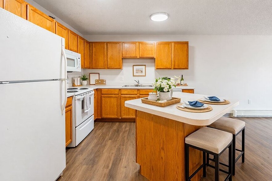 Building Photo - STERLING HEIGHTS