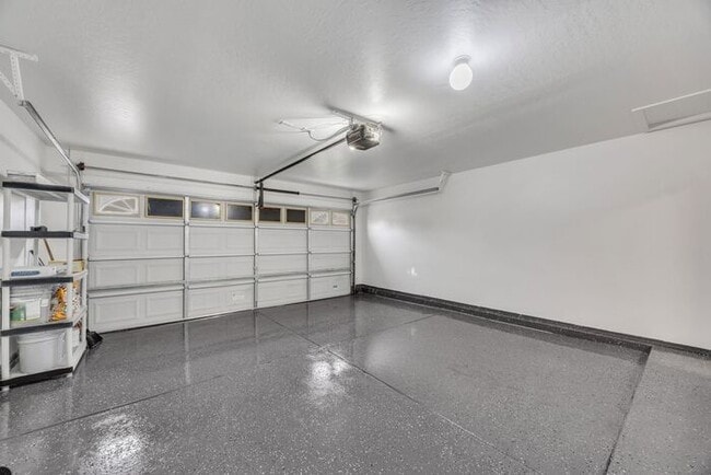 Building Photo - 3283 E Bonanza Rd