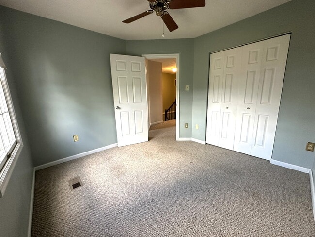 Building Photo - Three Bedroom Townhome in New Market