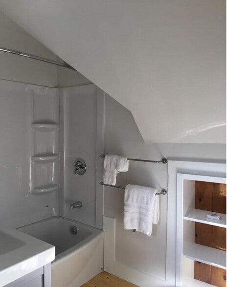 Building Photo - 58 Fessenden St