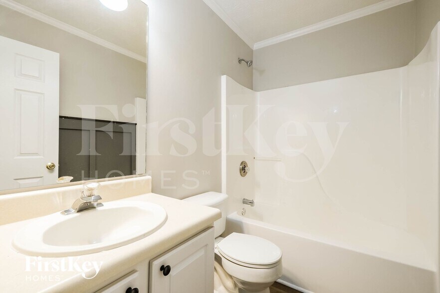 Building Photo - 738 Baskins Cir
