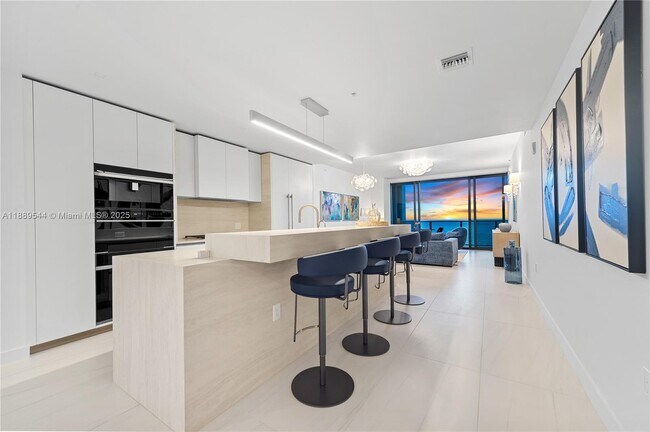 Building Photo - 900 N Ocean Blvd