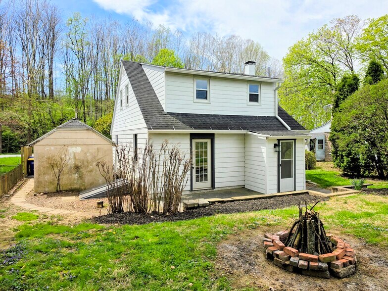 Building Photo - 607 Beaver Valley Pike