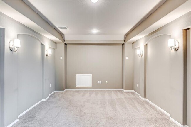 Building Photo - 405 Millard St