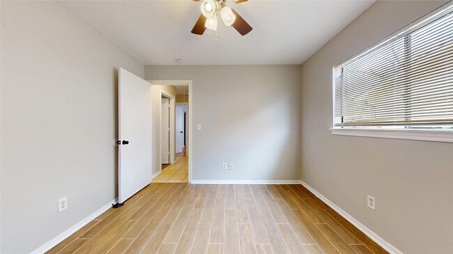 Building Photo - 5127 Girnigoe Dr