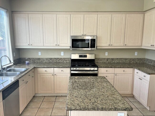 Building Photo - 16971 El Agua Dr