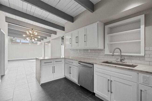 Building Photo - 5001 Nina Lee Ln