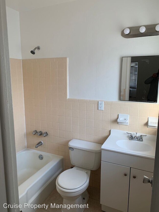 Building Photo - 3871 SW 12th Pl