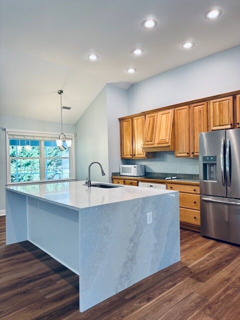 Building Photo - 50 Grove End Rd