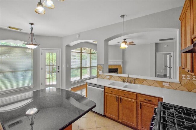 Building Photo - 757 Bent Wood Pl