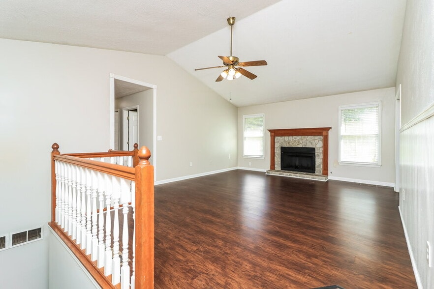 Building Photo - 134 Oak Landing Dr S