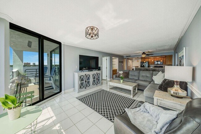 Building Photo - 4600 Kingfish Ln