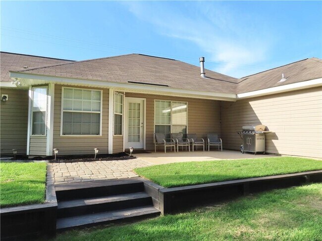 Building Photo - 9471 Homestead Dr S
