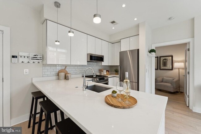 Building Photo - 1745 N St NW