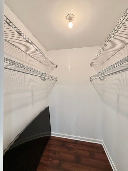 Building Photo - 1168 Middlebury Ln