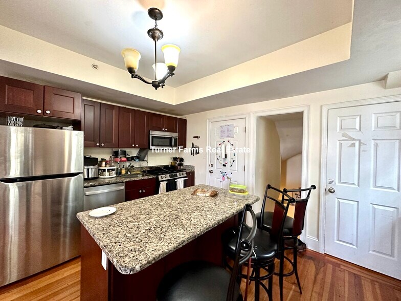 Building Photo - 107 Fisher Ave