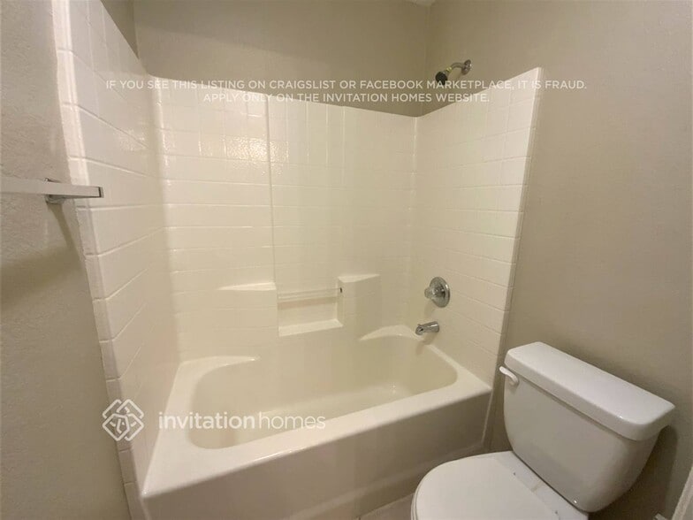 Building Photo - 2772 Echo Springs St