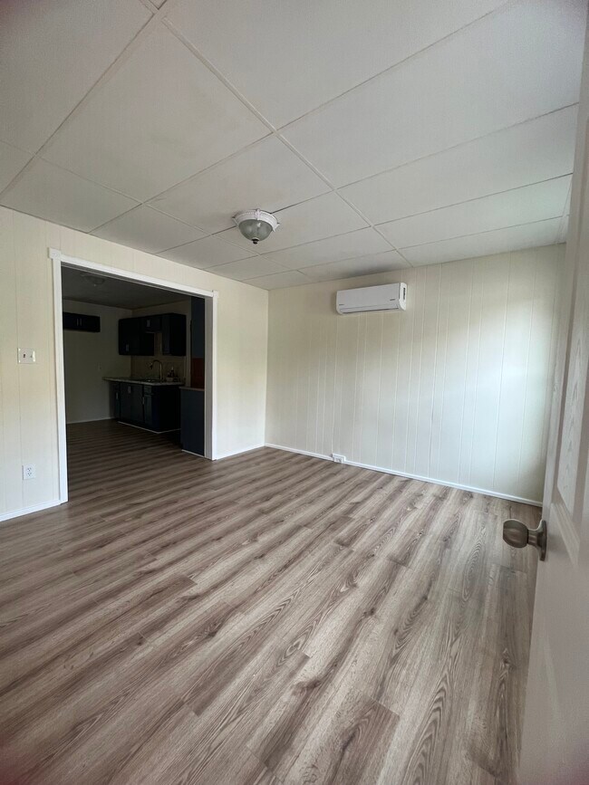 Building Photo - 41 Elk St