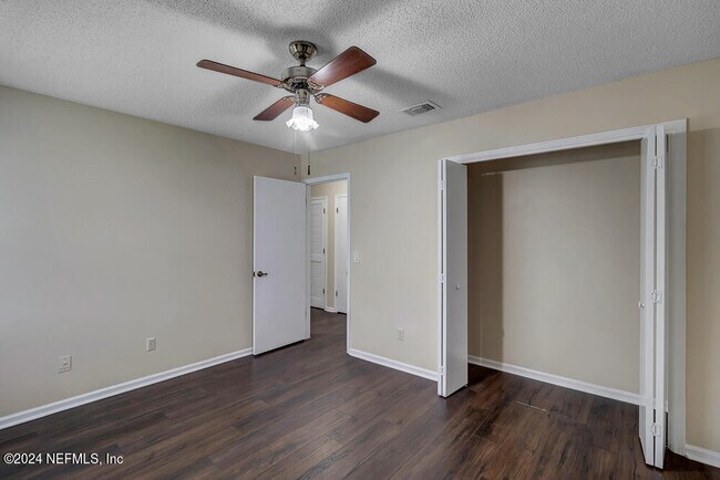 Building Photo - 4518 Crosstie Rd N