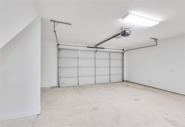 Building Photo - 7601 Cooper Ln