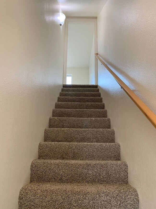 Building Photo - M5701-5703