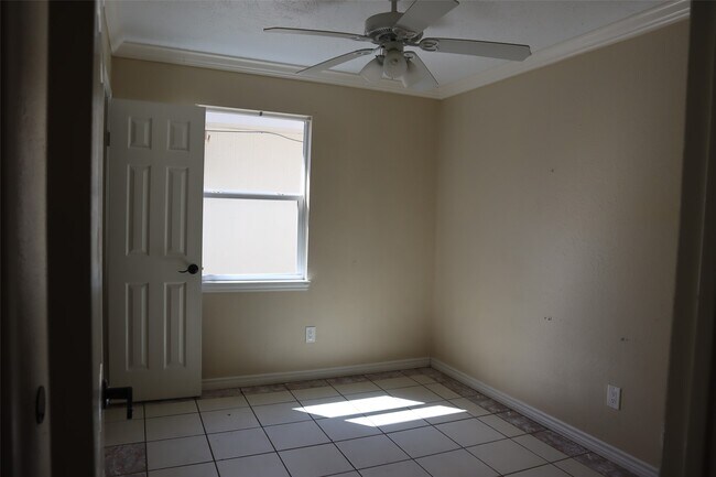 Building Photo - 6319 Langham Way