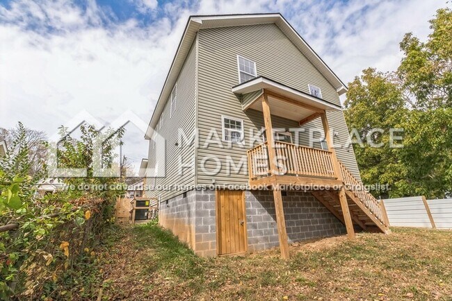 Building Photo - 4310 Ohls Ave