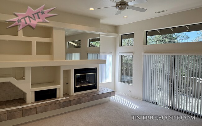 Building Photo - Home in Haisley Homestead HOA ~ COMP HOLD