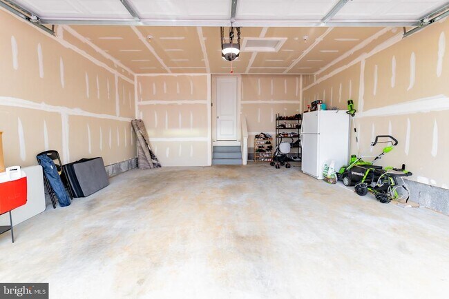 Building Photo - 41914 Spring Air Dr