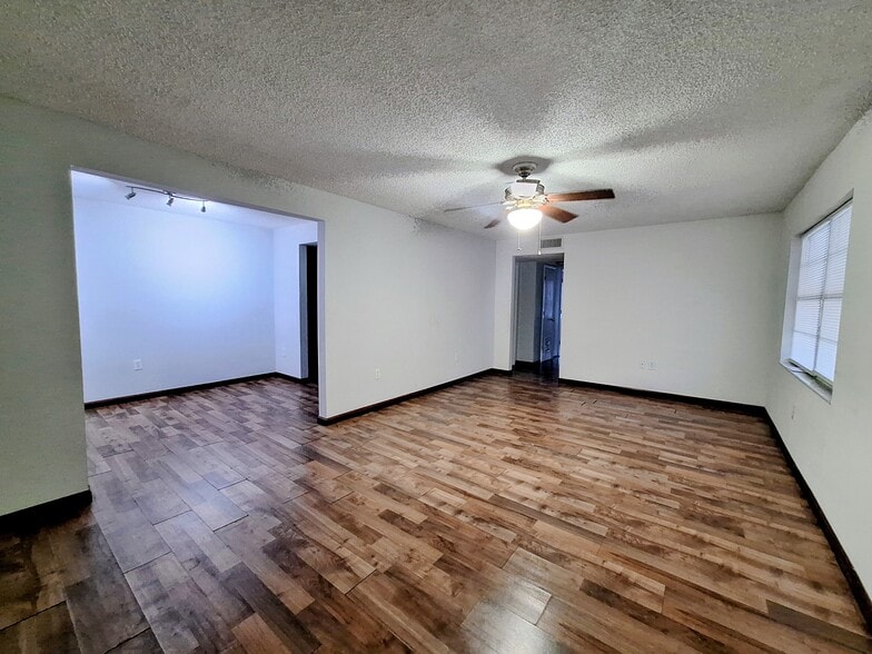 Building Photo - 700 E Airport Blvd