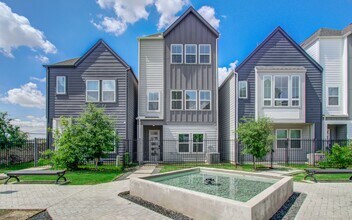 Building Photo - 8325 Springwood Crk Ln
