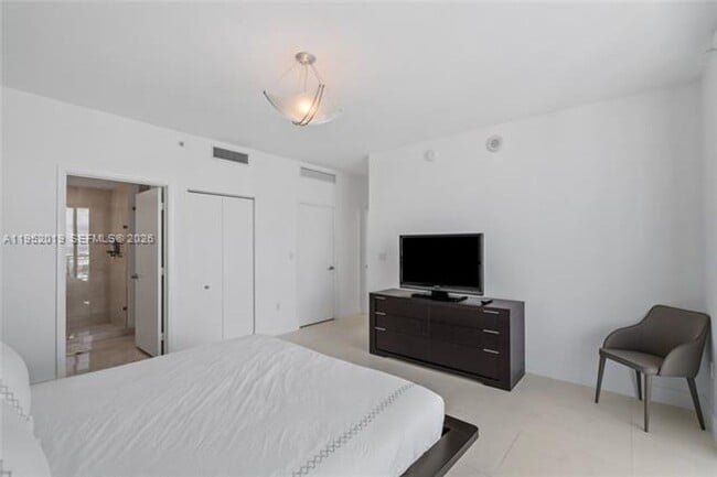 Building Photo - 90 SW 3rd St