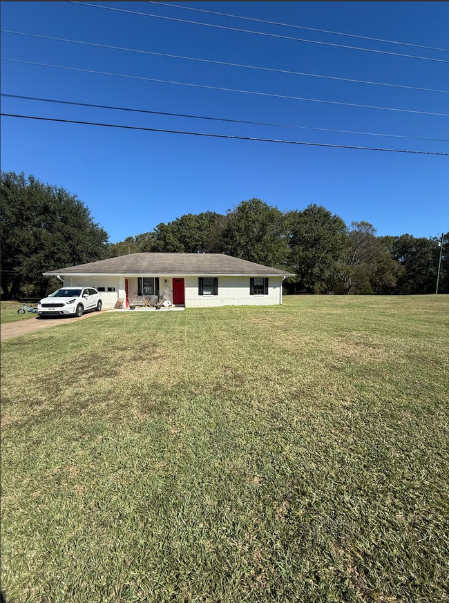 Building Photo - Beautiful 4 Bedroom Home with Bonus Room –...