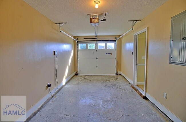 Building Photo - 119 Grandview Dr