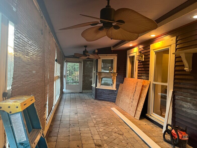 Building Photo - 711 Union St