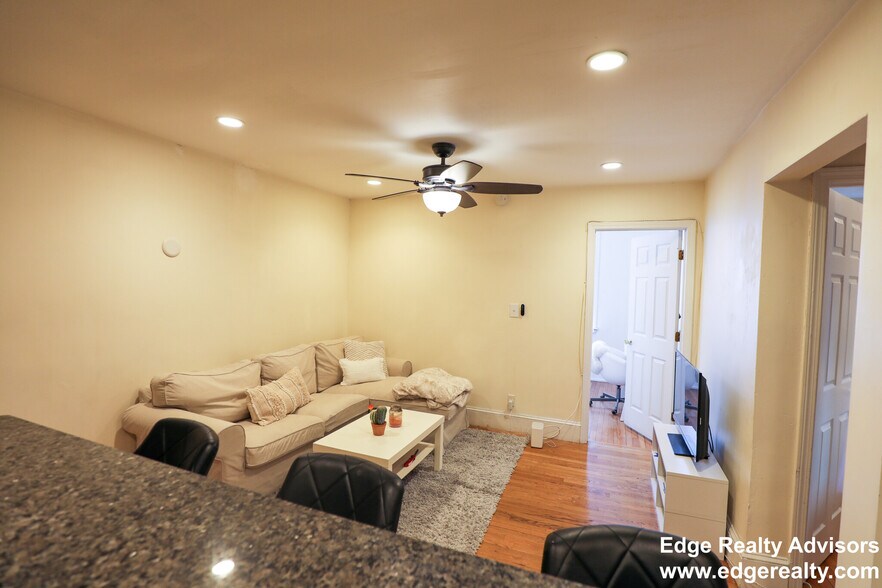 Building Photo - 150 Freeman St