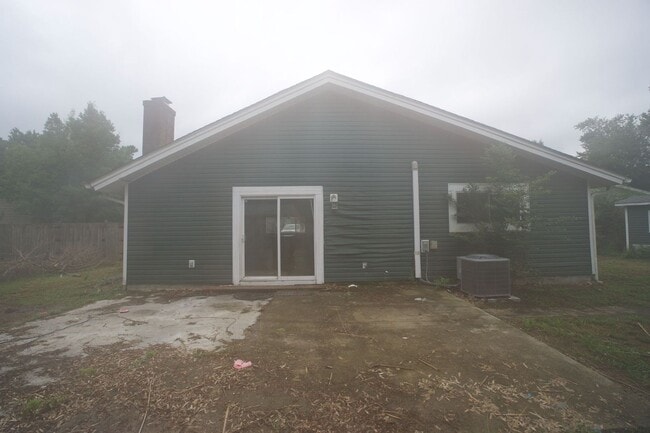 Building Photo - 200 N Willow Ln