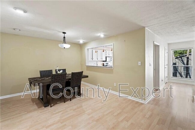 Building Photo - 2901 Lenox Rd NE