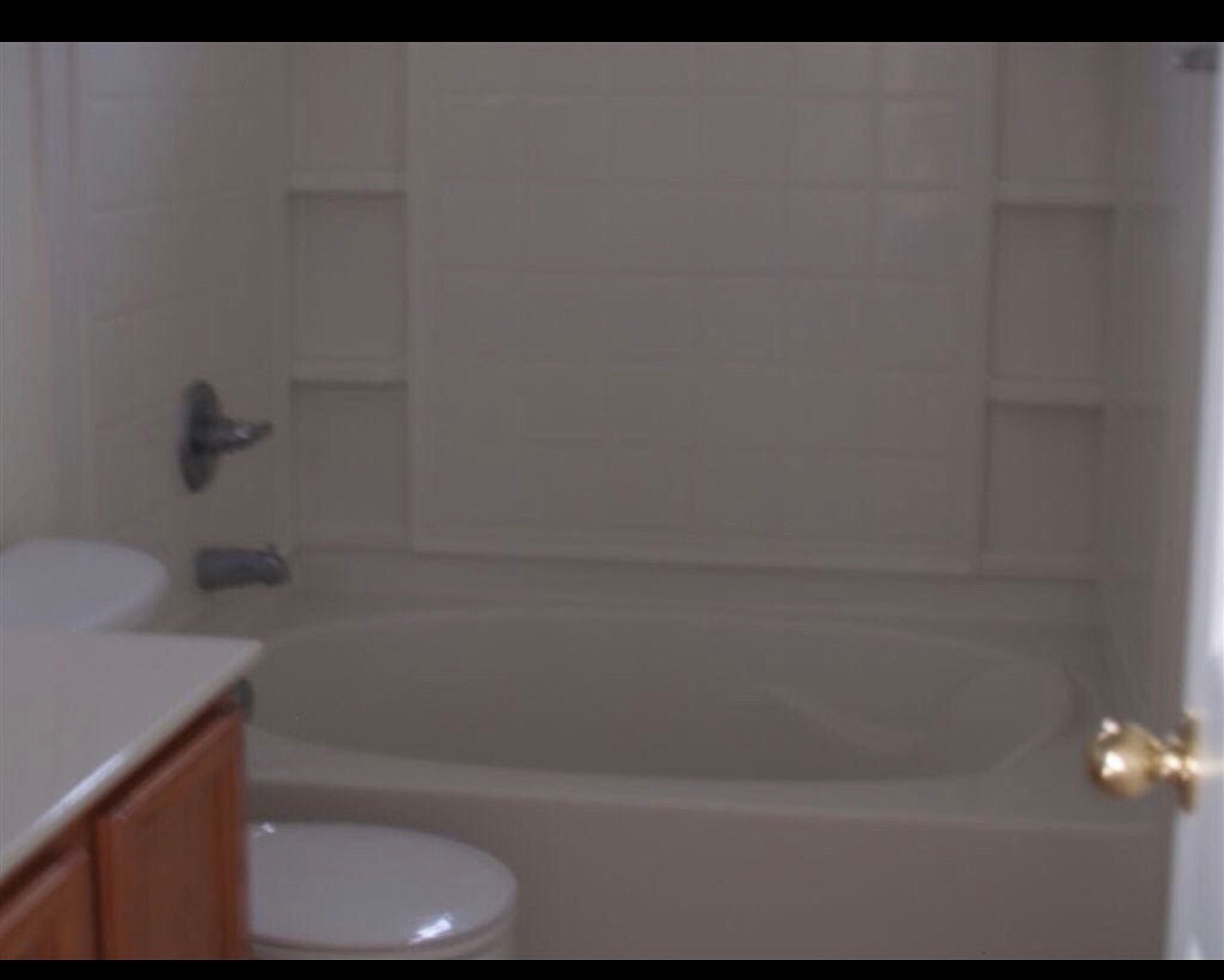 Building Photo - 916 W Carter Rd