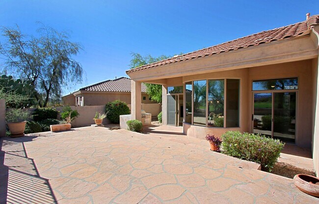 Building Photo - 9311 E Cavalry Dr