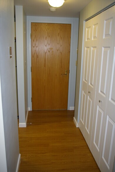 Inside front door - 100 Ledgewood Dr