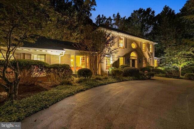 Building Photo - 9454 Newbridge Dr