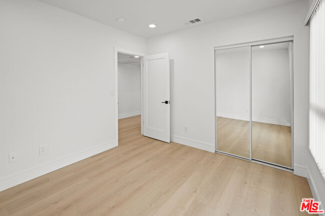 Building Photo - 2700 Fletcher Dr