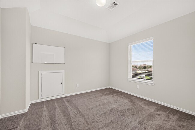 Building Photo - 20223 Highfield Park Dr