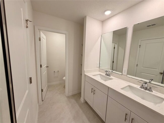 Building Photo - 709 Spartina St