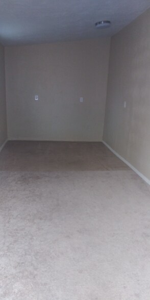 Building Photo - 3032 Pewter Rd