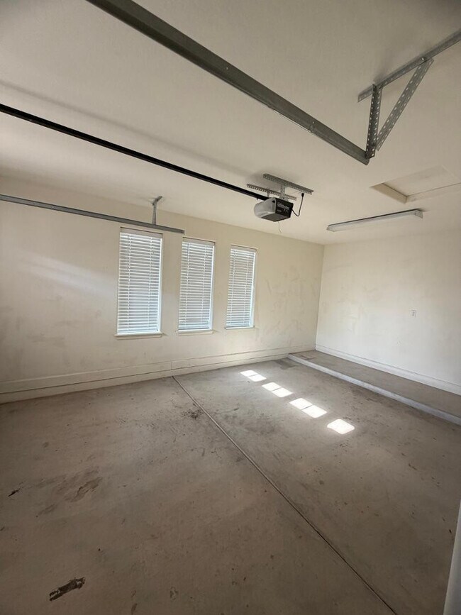 Building Photo - 4505 W McNeil St