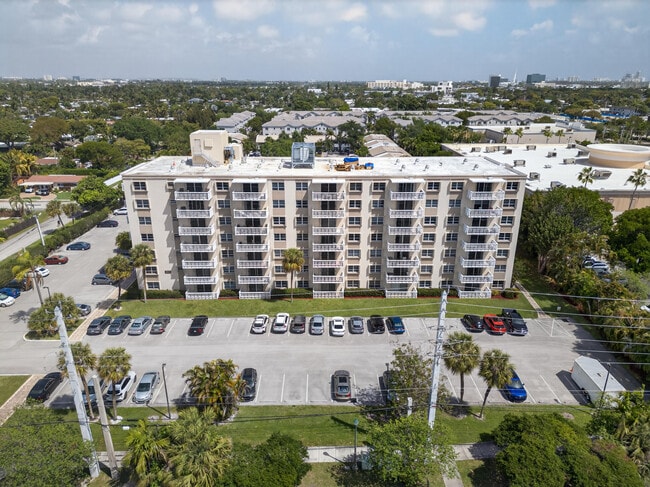 Building Photo - 1831 NE 38th St